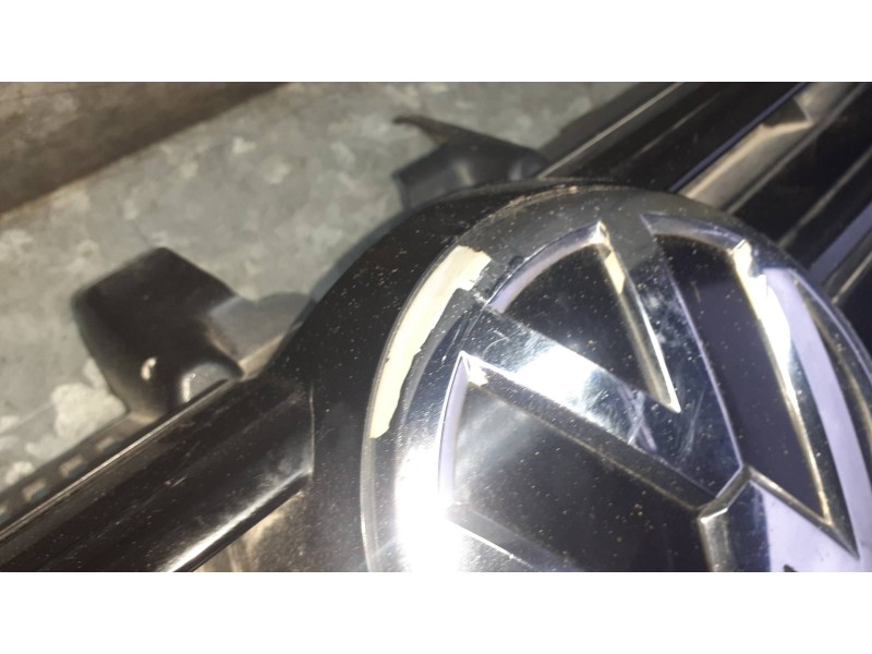 Recambio de rejilla delantera para volkswagen touran (5t1) referencia OEM IAM 5TA853653C  5TA853651