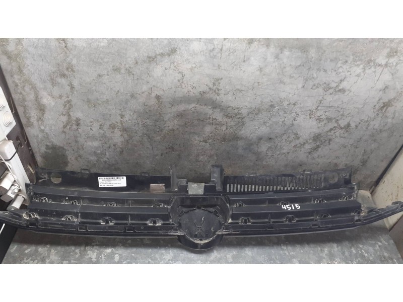 Recambio de rejilla delantera para volkswagen touran (5t1) referencia OEM IAM 5TA853653C  5TA853651