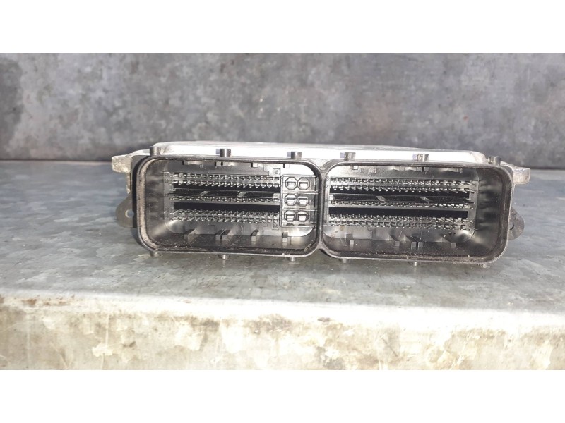 Recambio de centralita motor uce para volkswagen touran (5t1) referencia OEM IAM 04L907309M  0281030642