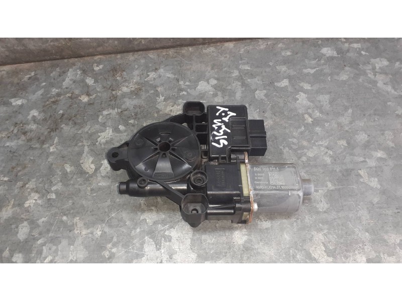 Recambio de motor elevalunas trasero izquierdo para volkswagen touran (5t1) referencia OEM IAM 5Q0959811A  5 PINES