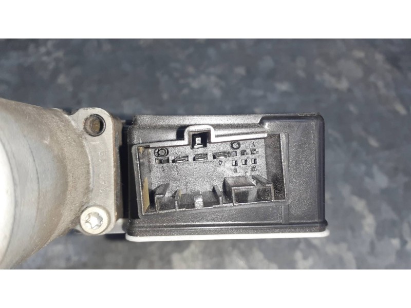 Recambio de motor elevalunas trasero izquierdo para volkswagen touran (5t1) referencia OEM IAM 5Q0959811A  5 PINES
