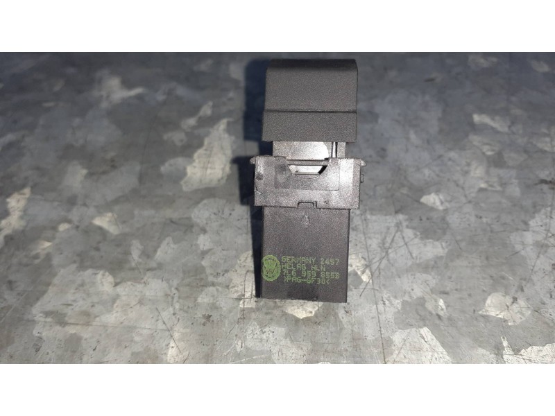Recambio de mando elevalunas delantero derecho para volkswagen caddy ka/kb (2k) referencia OEM IAM 7L6959855B  3 PINES