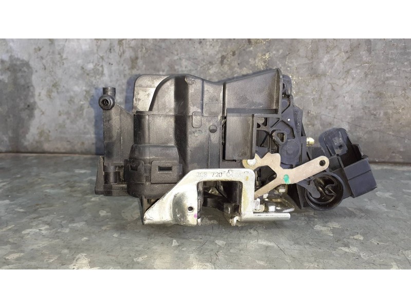 Recambio de cerradura puerta delantera derecha para mercedes-benz clase clk (w208) coupe referencia OEM IAM 2087200439  
