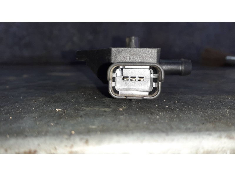 Recambio de sensor presion para peugeot rifter referencia OEM IAM 9677816180  3 PINES