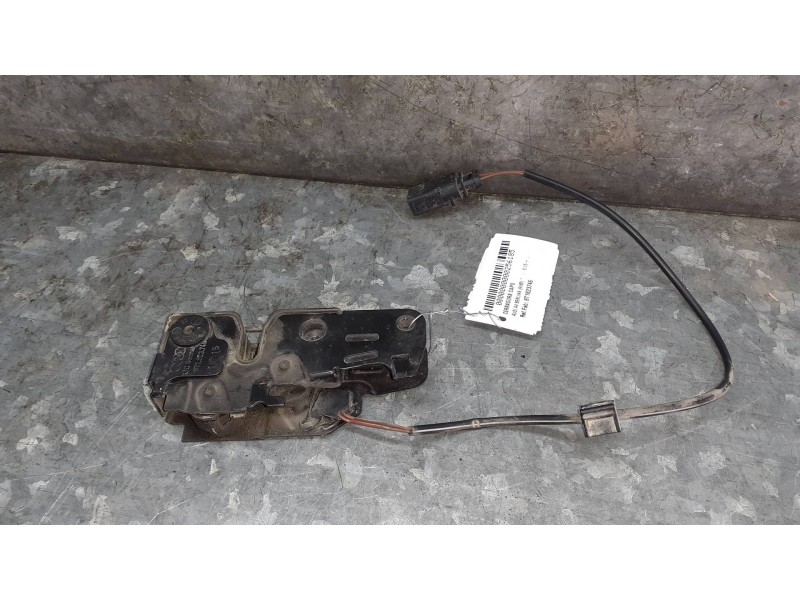 Recambio de cerradura capo para audi a4 berlina (8w2) referencia OEM IAM 8T1823746  2 PINES