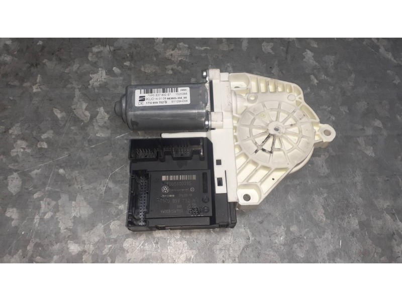 Recambio de motor elevalunas delantero derecho para seat leon (1p1) referencia OEM IAM 1T0959702G  