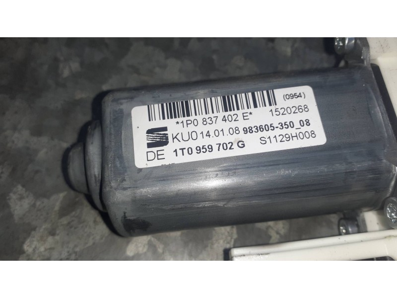 Recambio de motor elevalunas delantero derecho para seat leon (1p1) referencia OEM IAM 1T0959702G  