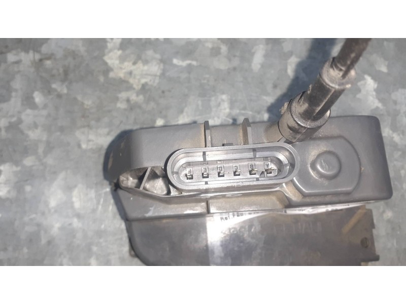 Recambio de cerradura puerta trasera derecha para renault megane ii berlina 5p referencia OEM IAM 0103060454 6 PINES 028429