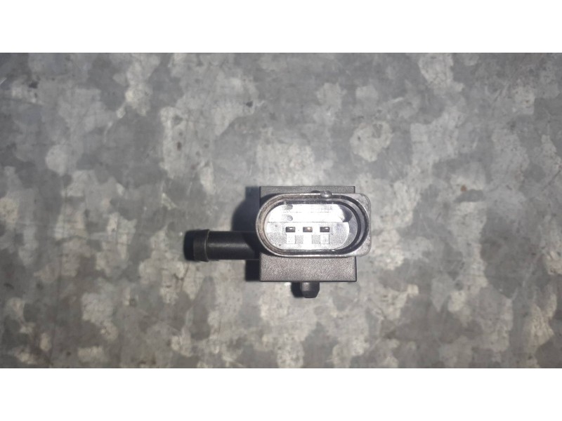 Recambio de valvula aire adicional para volkswagen touran (5t1) referencia OEM IAM 03N906051B  3 PINES