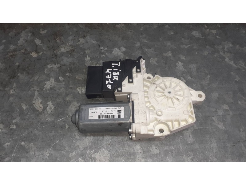 Recambio de motor elevalunas trasero izquierdo para seat leon (1p1) referencia OEM IAM 1K0959703N  