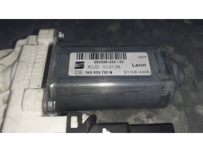 Recambio de motor elevalunas trasero izquierdo para seat leon (1p1) referencia OEM IAM 1K0959703N  