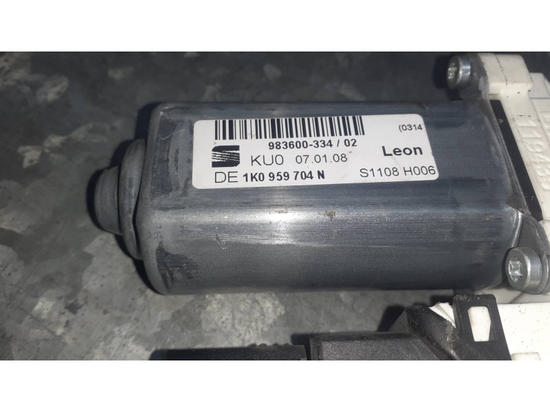 Recambio de motor elevalunas trasero derecho para seat leon (1p1) referencia OEM IAM 1K0959704N  