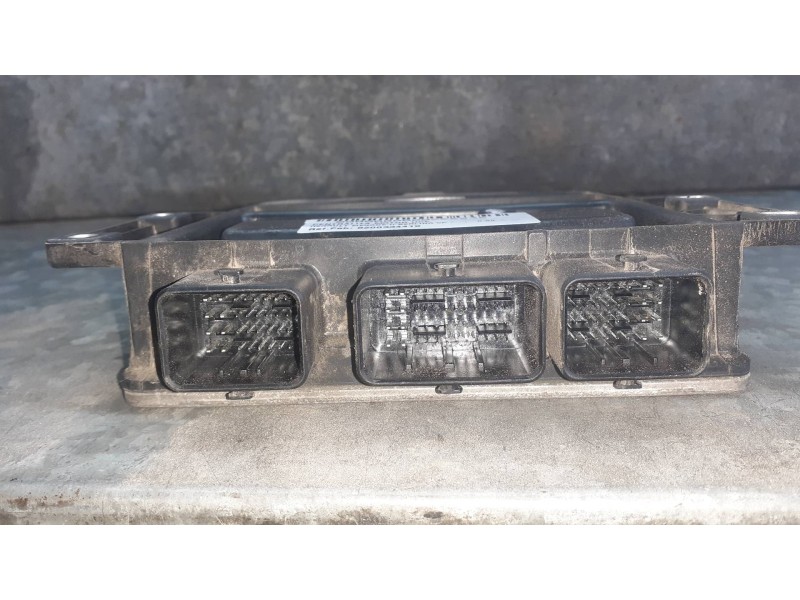 Recambio de centralita motor uce para renault megane ii berlina 5p referencia OEM IAM 8200334419  