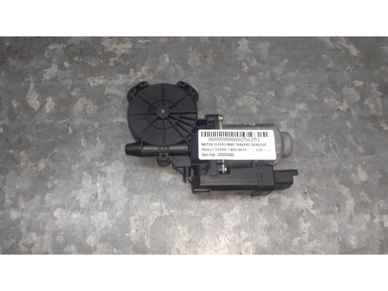Recambio de motor elevalunas trasero derecho para renault megane ii berlina 5p referencia OEM IAM 28000462  