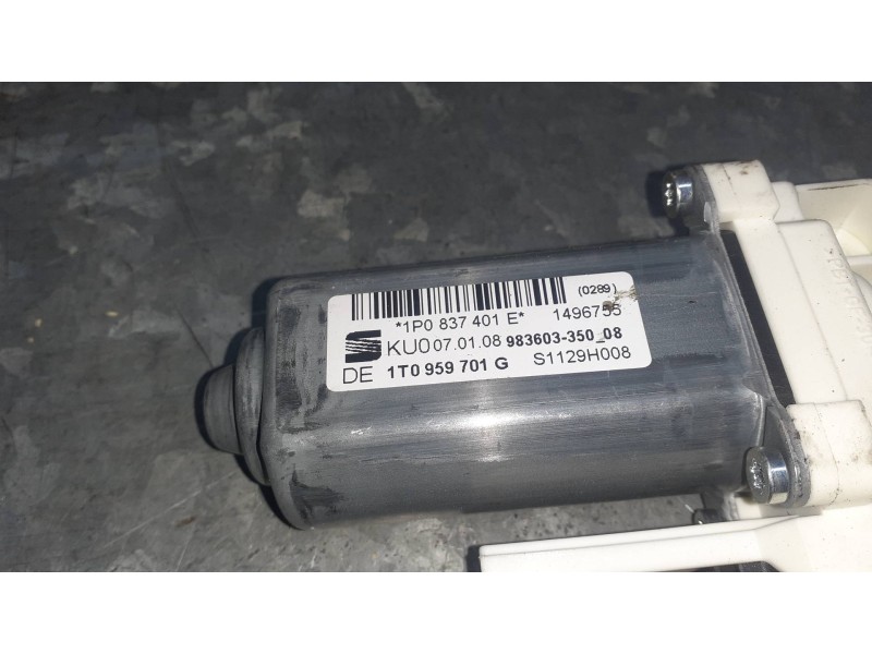 Recambio de motor elevalunas delantero izquierdo para seat leon (1p1) referencia OEM IAM 1T0959701G  