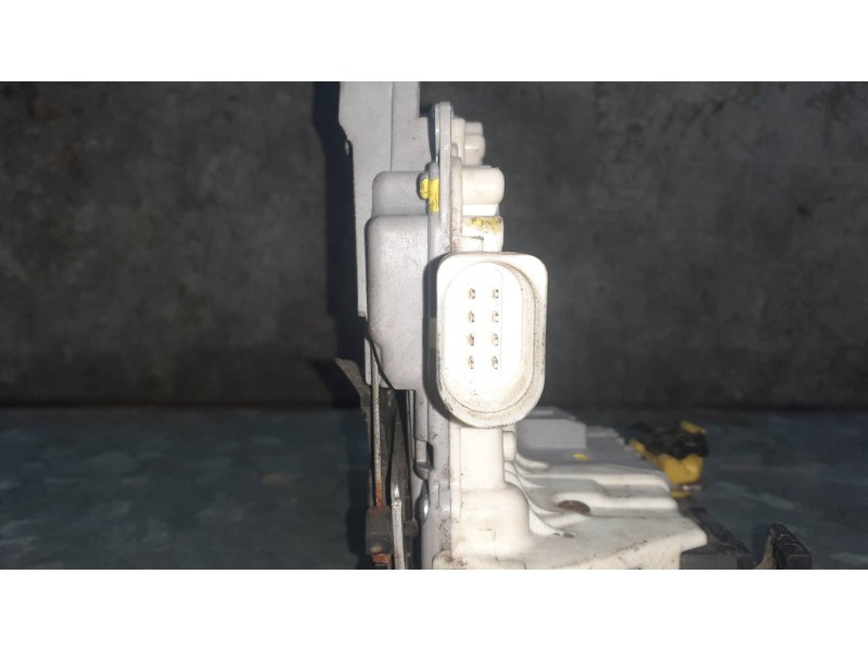 Recambio de cerradura puerta trasera izquierda para seat leon (1p1) referencia OEM IAM 1P0839015  8 PINES