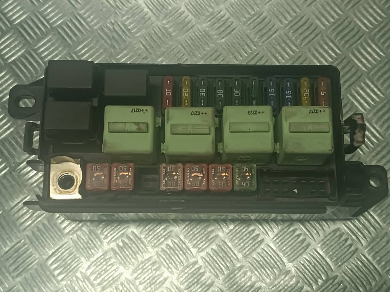 Recambio de caja reles / fusibles para bmw mini (r50,r53) cooper referencia OEM IAM 148079008 136586 