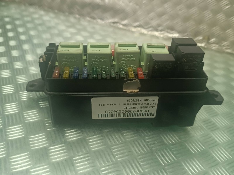 Recambio de caja reles / fusibles para bmw mini (r50,r53) cooper referencia OEM IAM 148079008 136586 