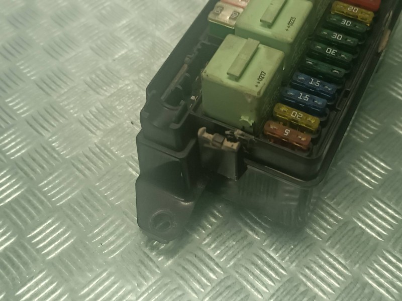 Recambio de caja reles / fusibles para bmw mini (r50,r53) cooper referencia OEM IAM 148079008 136586 