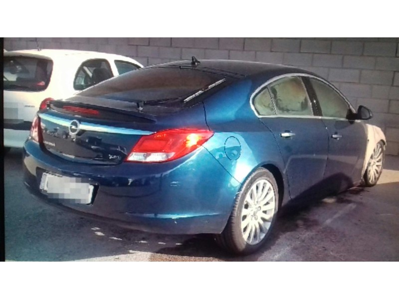 opel insignia berlina del año 2011
