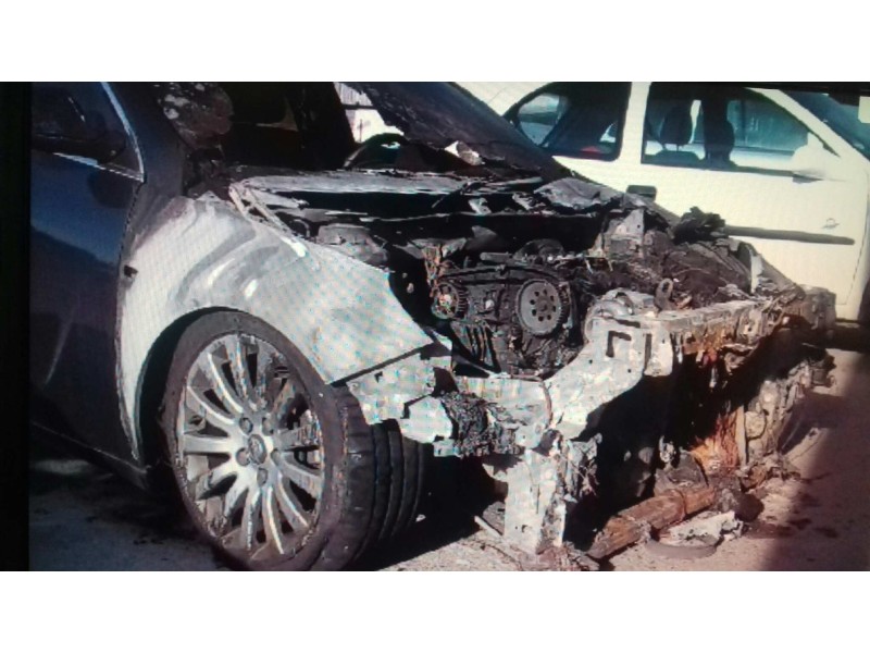 opel insignia berlina del año 2011