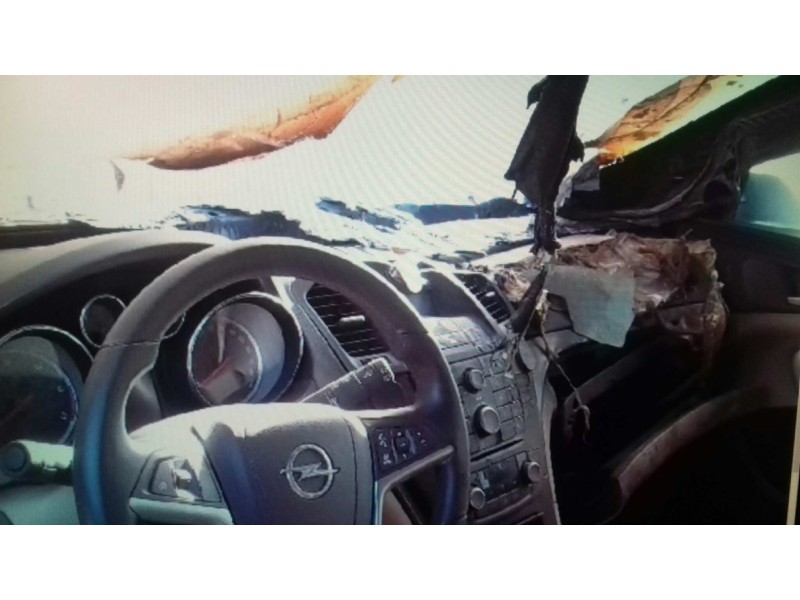 opel insignia berlina del año 2011