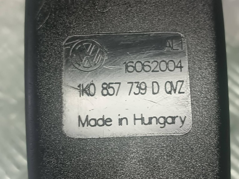 Recambio de enganche cinturon trasero central para volkswagen golf v berlina (1k1) gt sport referencia OEM IAM 1K0857739D 160620
