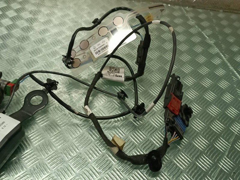 Recambio de airbag lateral delantero derecho para dacia sandero referencia OEM IAM 985H06871R 873333355R 168488R