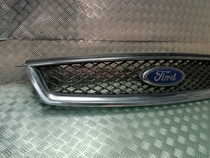Recambio de rejilla delantera para ford focus c-max (cap) ambiente (d) referencia OEM IAM 4M518138AE  