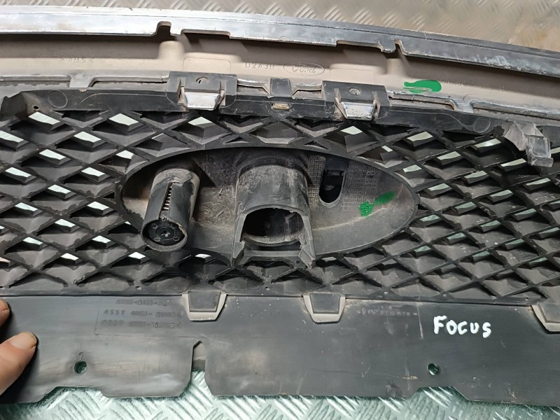 Recambio de rejilla delantera para ford focus c-max (cap) ambiente (d) referencia OEM IAM 4M518138AE  
