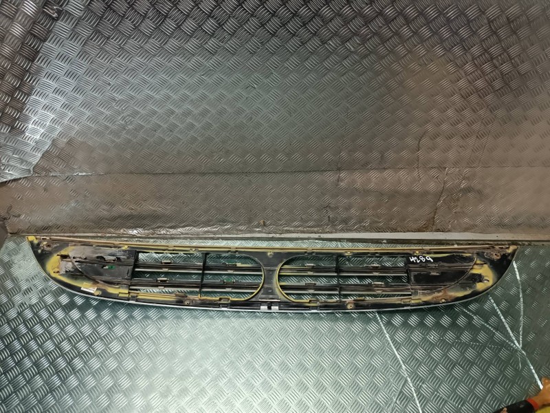 Recambio de rejilla delantera para bmw mini (r50,r53) cooper referencia OEM IAM 1490376  