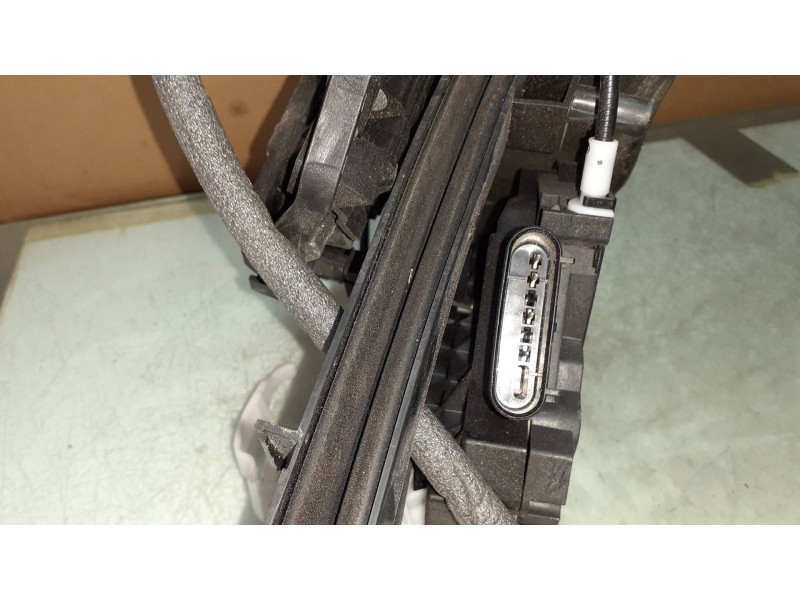 Recambio de cerradura puerta trasera derecha para ford focus lim. business referencia OEM IAM BM5AA26412AF BM51A264B22AA ELECTRI