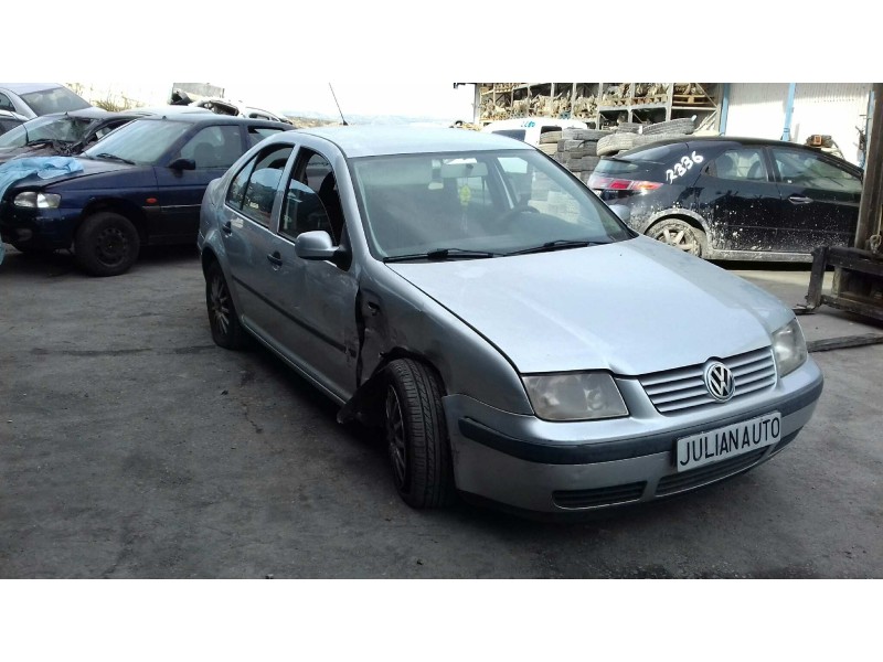 volkswagen bora berlina (1j2) del año 2000