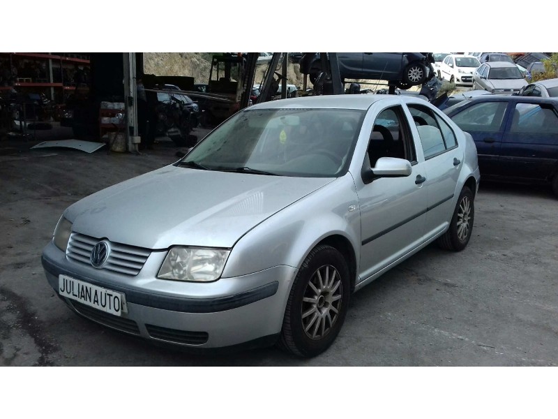 volkswagen bora berlina (1j2) del año 2000