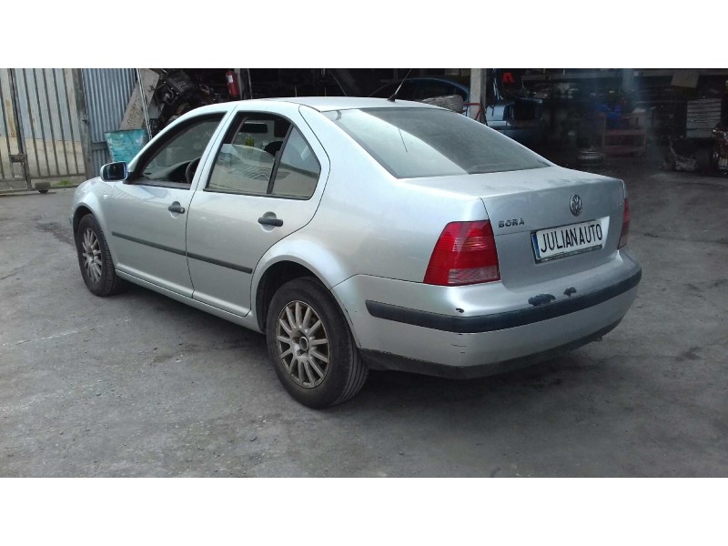 volkswagen bora berlina (1j2) del año 2000
