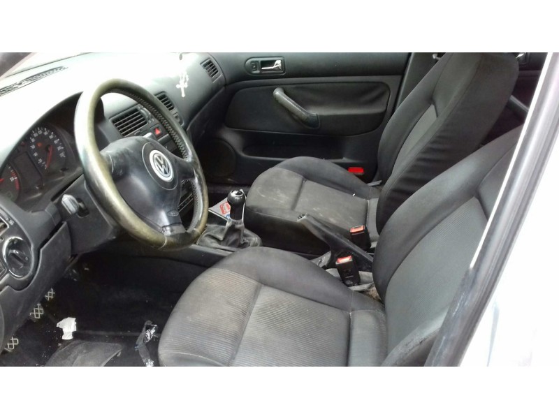 volkswagen bora berlina (1j2) del año 2000