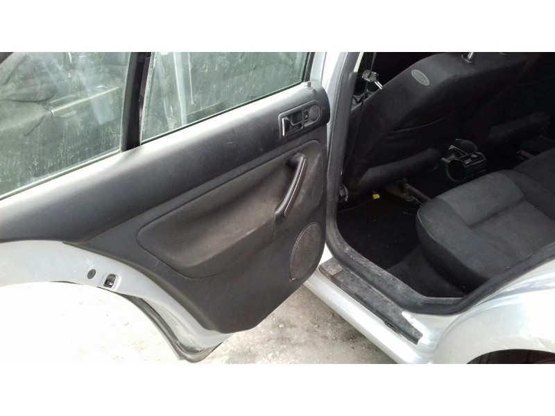 volkswagen bora berlina (1j2) del año 2000