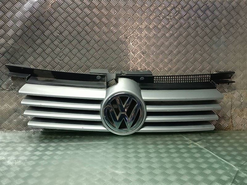 Recambio de rejilla delantera para volkswagen bora berlina (1j2) conceptline referencia OEM IAM 1J5853655C  