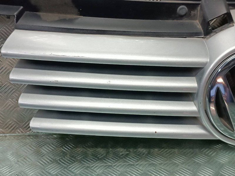 Recambio de rejilla delantera para volkswagen bora berlina (1j2) conceptline referencia OEM IAM 1J5853655C  