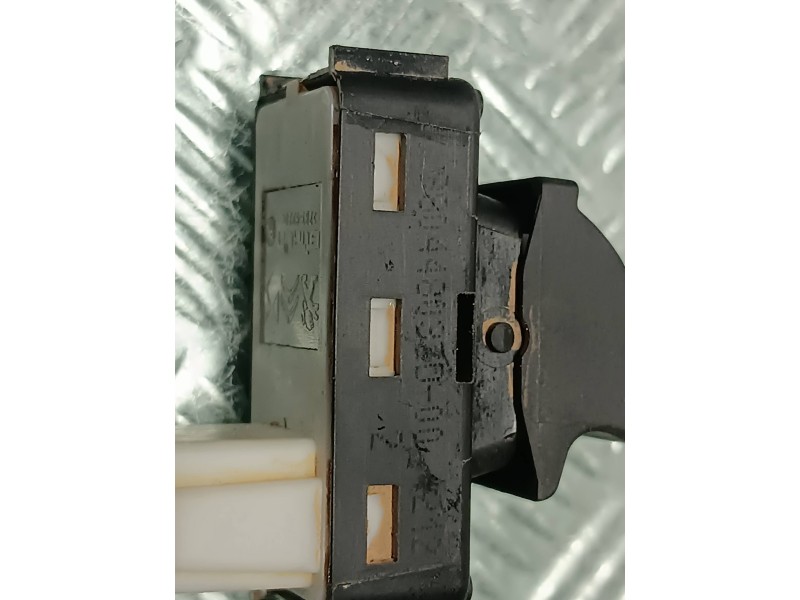 Recambio de mando elevalunas delantero derecho para peugeot rifter referencia OEM IAM 98044803ZD  CONECTOR 4 PINES