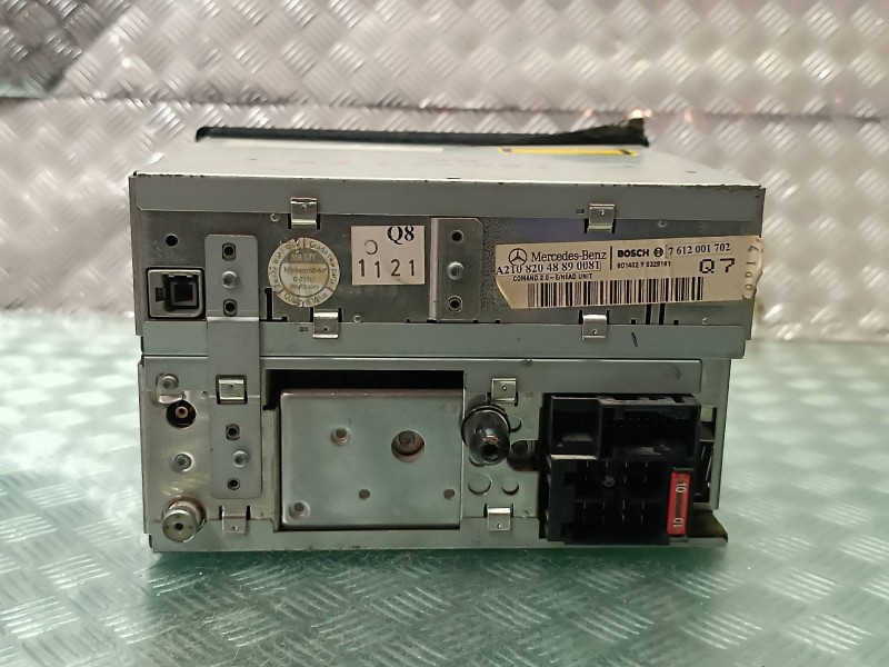 Recambio de sistema audio / radio cd para mercedes-benz clase m (w163) referencia OEM IAM 8618001096 8618000605 