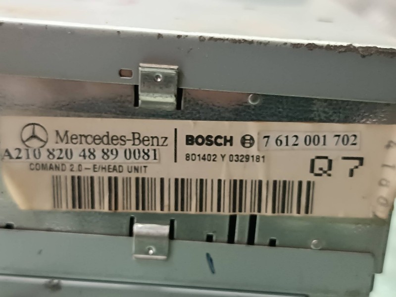 Recambio de sistema audio / radio cd para mercedes-benz clase m (w163) referencia OEM IAM 8618001096 8618000605 