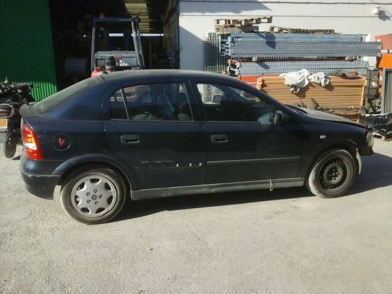 opel astra g berlina del año 2002