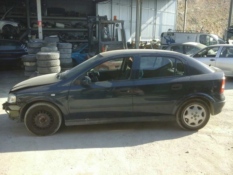 opel astra g berlina del año 2002