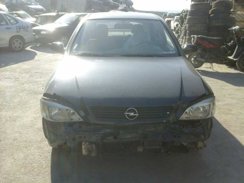 opel astra g berlina del año 2002