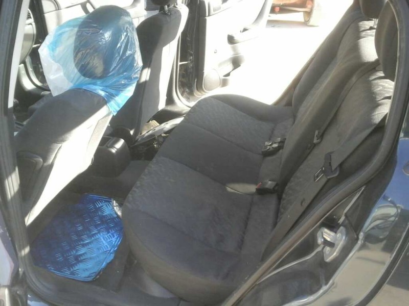 opel astra g berlina del año 2002