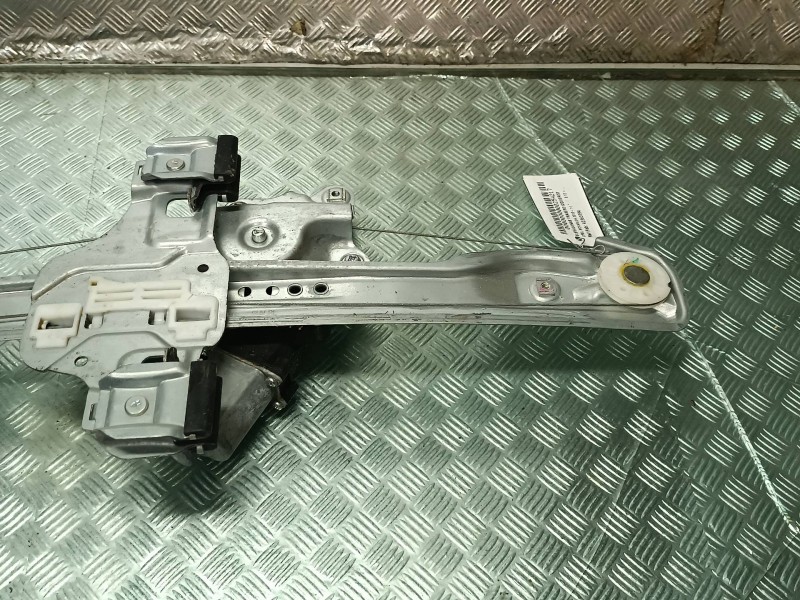 Recambio de elevalunas trasero izquierdo para opel mokka referencia OEM IAM 42363794 ELECTRICO CON MOTOR