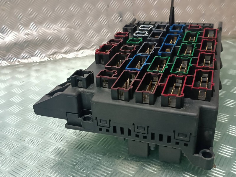 Recambio de caja reles / fusibles para mercedes-benz clase m (w163) referencia OEM IAM 1635450205  