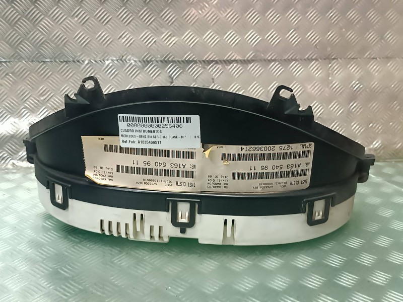 Recambio de cuadro instrumentos para mercedes-benz clase m (w163) referencia OEM IAM A1635409511 3319210087 VDO