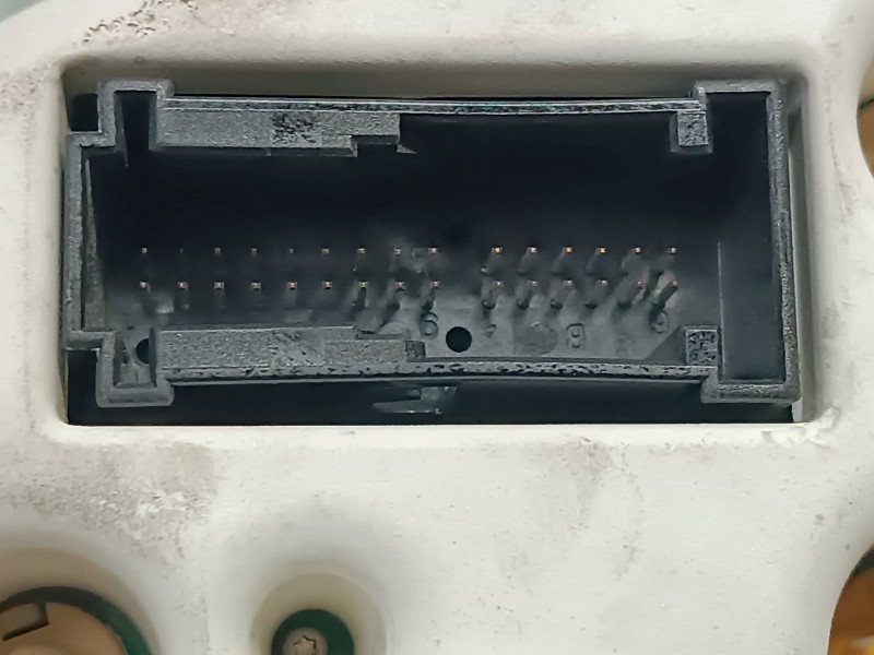 Recambio de cuadro instrumentos para mercedes-benz clase m (w163) referencia OEM IAM A1635409511 3319210087 VDO